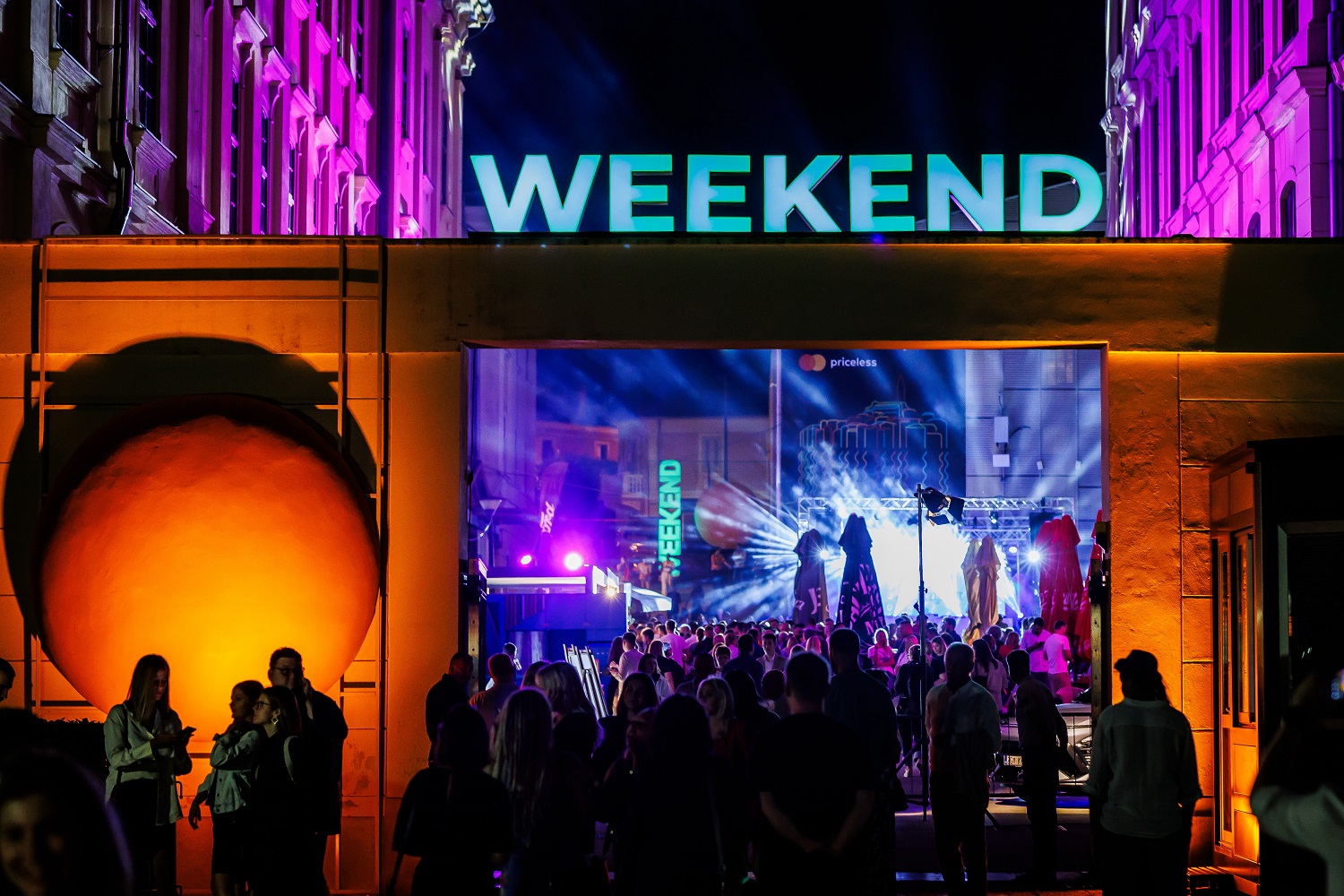 Weekend festival discount