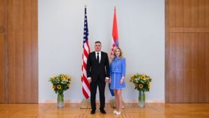 Ambassador of the United States of America Presents Credentials to the President of the Republic